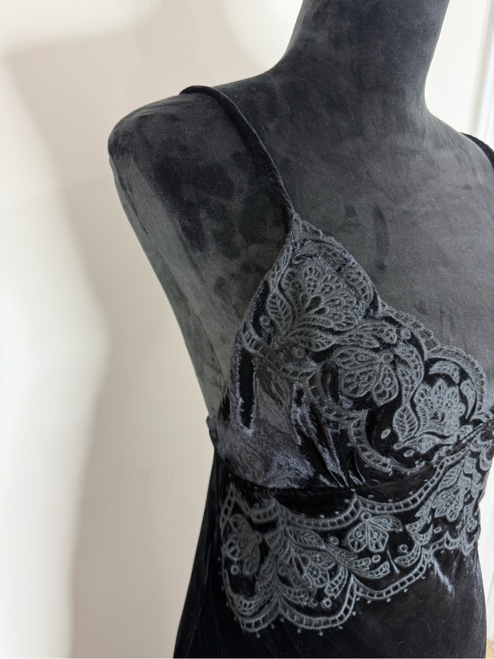 Farm Rio Richelieu Midi Slip Dress Size S Black Velvet Lace Whimsigoth Evening - Picture 5 of 15